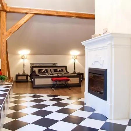 In Stunning Private House In Center District *