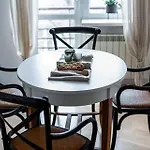 In Stunning Private House In Center District Appartamento Leopoli