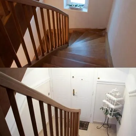 In Stunning Private House In Center District Апартаменти *