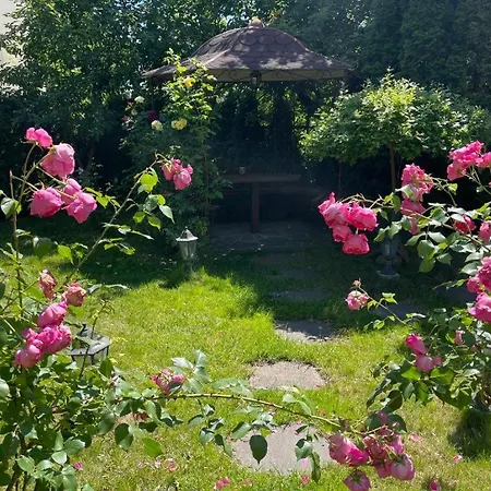 Апартаменти In Stunning Private House In Center District