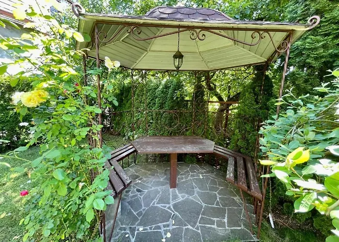 In Stunning Private House In Center District