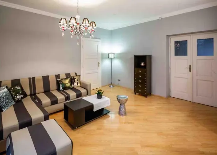 In Stunning Private House In Center District Apartamento