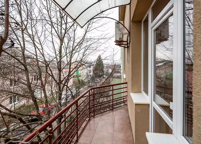 In Stunning Private House In Center District Apartamento