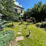 In Stunning Private House In Center District Apartment