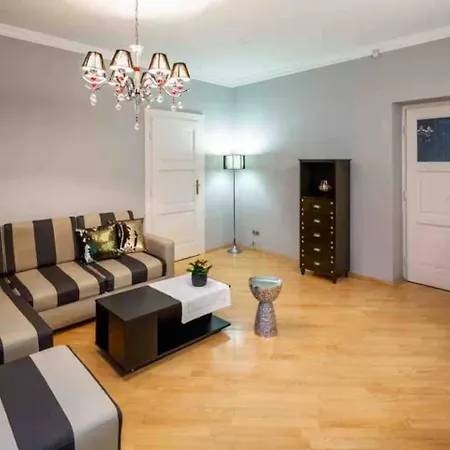 In Stunning Private House In Center District Apartment