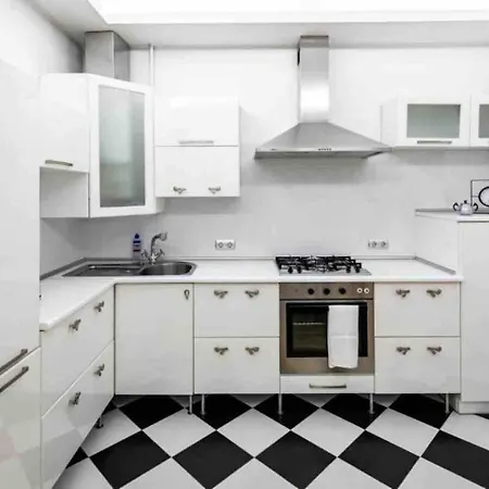 In Stunning Private House In Center District Apartment *